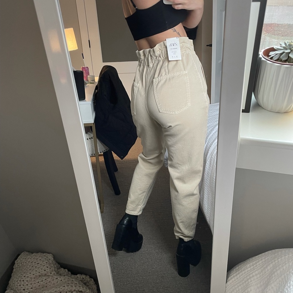 Zara Beige Paper Bag Pants - Picture 3 of 5